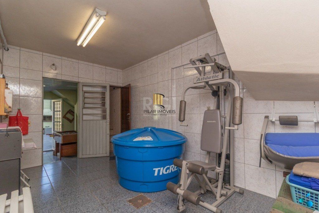 Casa para Venda - 272m², 3 dormitórios, sendo 1 suites, 2 vagas - Sarandi