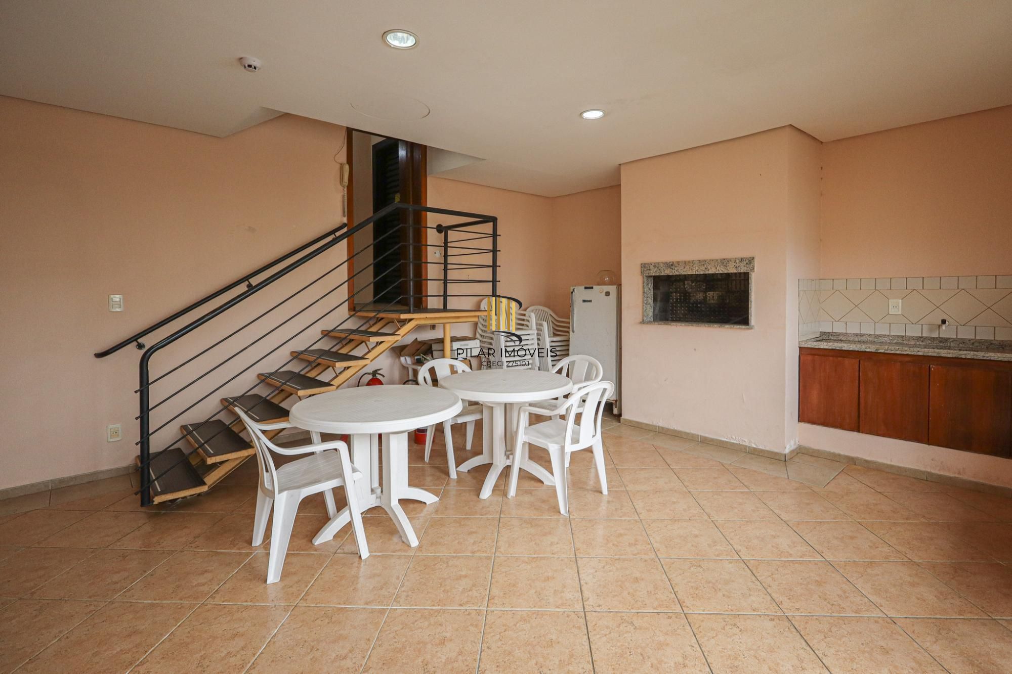 Sala comercial - com portaria / recepção e elevador semimobiliado