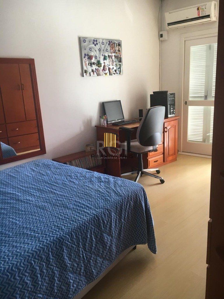 Casa para Venda - 248m², 5 dormitórios, sendo 1 suites, 3 vagas - Sarandi