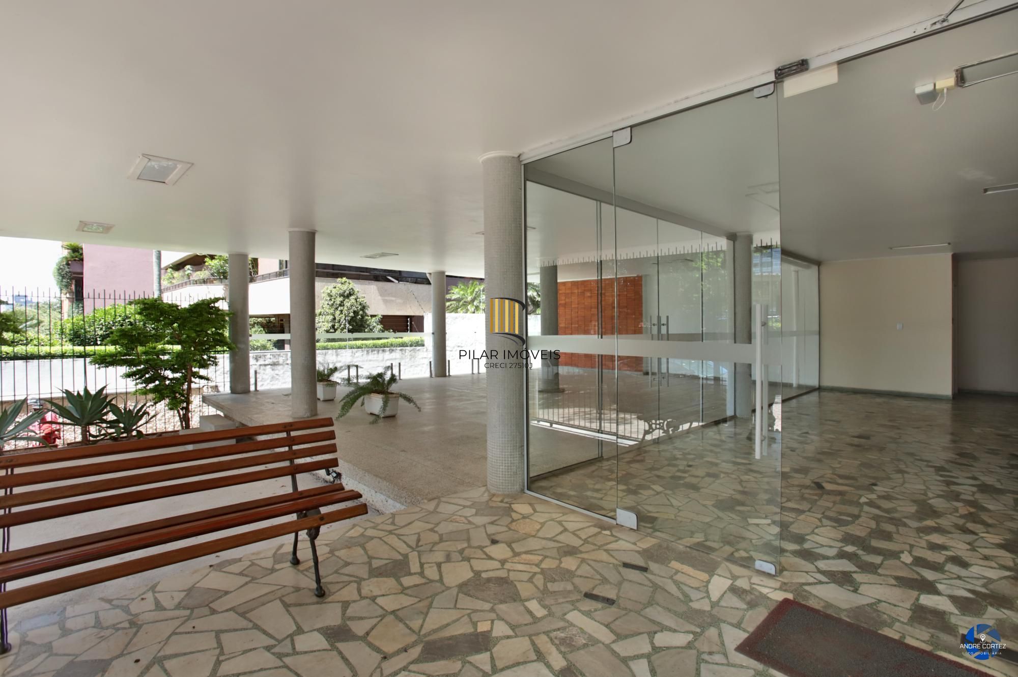 No Moinhos de Vento 03 dormitórios com 01 vaga