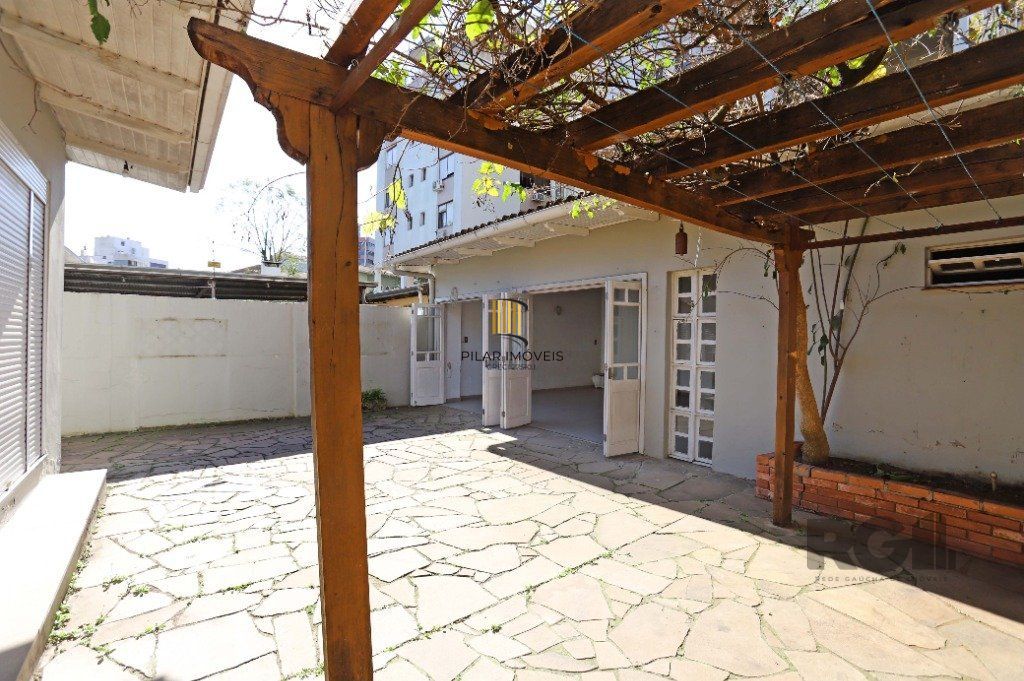 Casa 3 dormitórios no bairro Passo da Areia