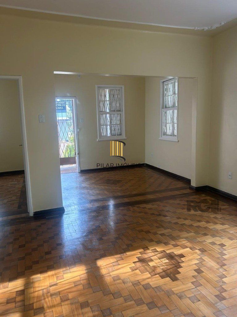 Casa 3 dormitórios no bairro Partenon