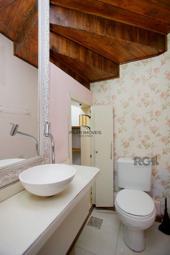 Casa de Condomínio 3 dormitórios no bairro Cristal