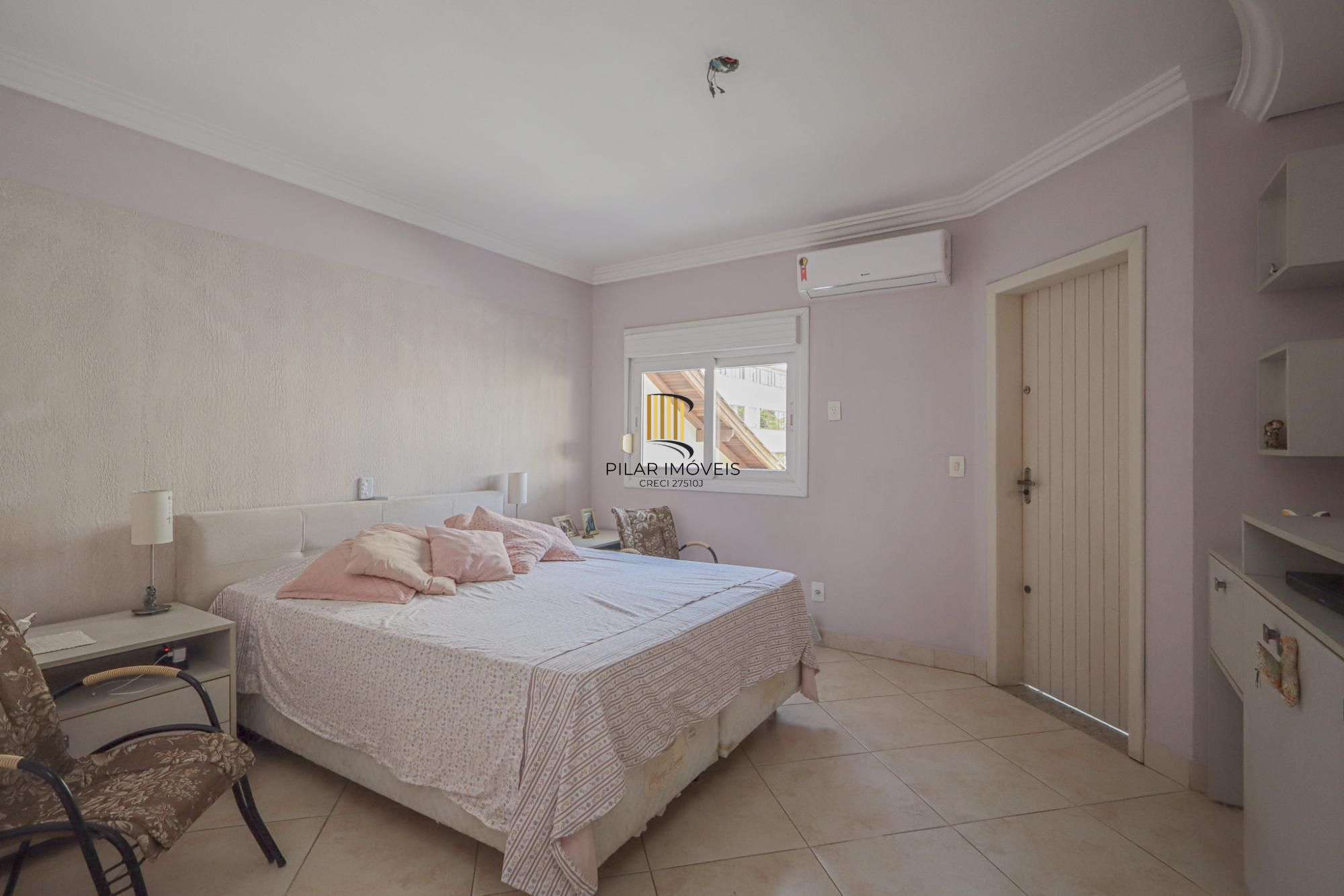 Residência de luxo ! Impecável.. 04 dormitórios , piscina / estuda dação