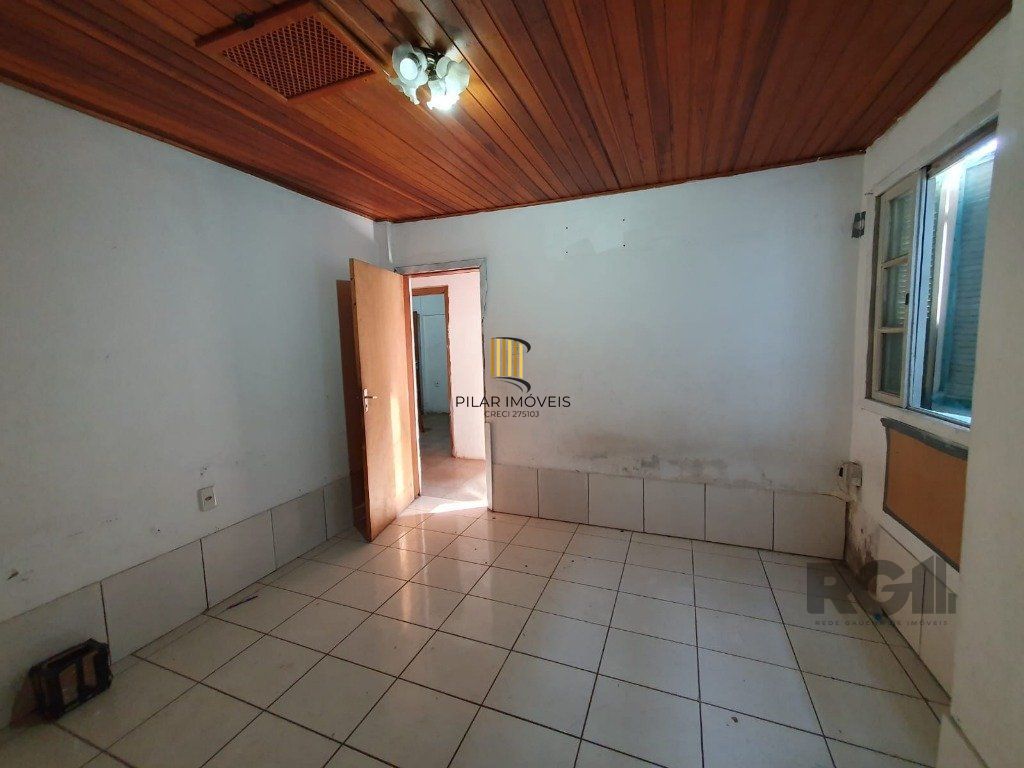 Casa 2 dormitórios próximo shopping Canoas