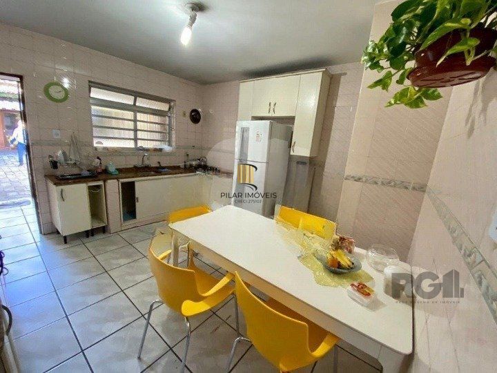 Sobrado para Venda - 169.4m², 3 dormitórios, sendo 1 suites, Cidade Baixa