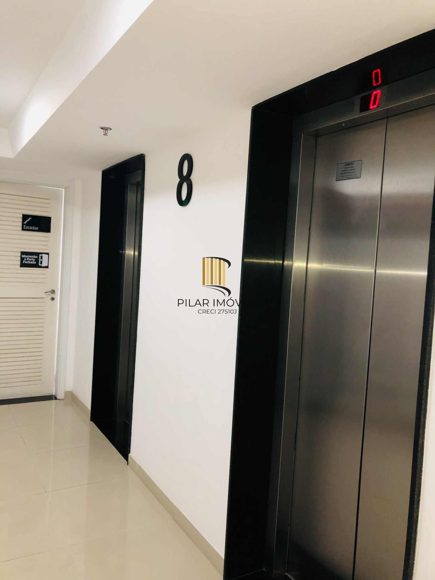 vende excelente sala comercial no 08º andar, com 45,13m² de área privativa, e 47,86m2 de área total