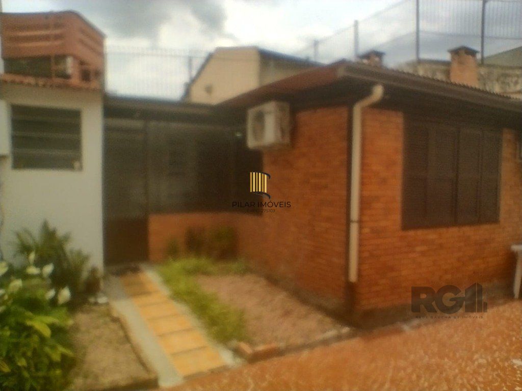 Casa 3 dormitórios no bairro Passo da Areia