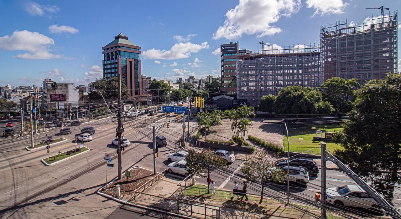 Apartamento à Venda 3 dorm. Vaga de garagem em ótima localização, Boa Vista POA