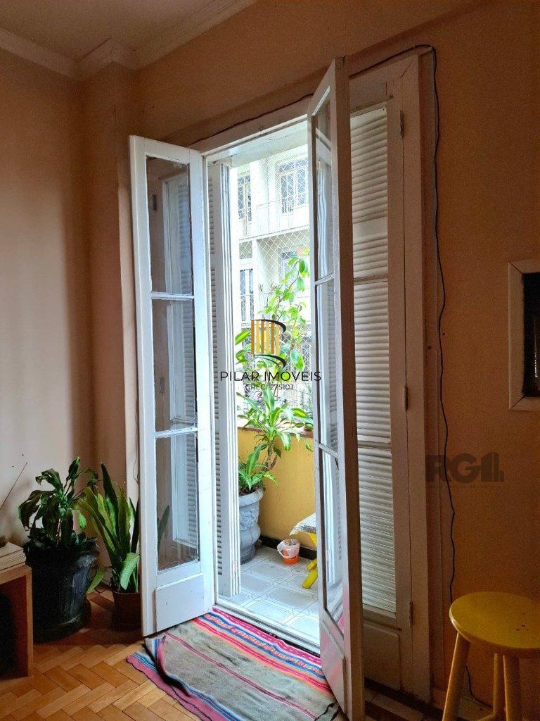 Amplo apartamento no beiro Floresta