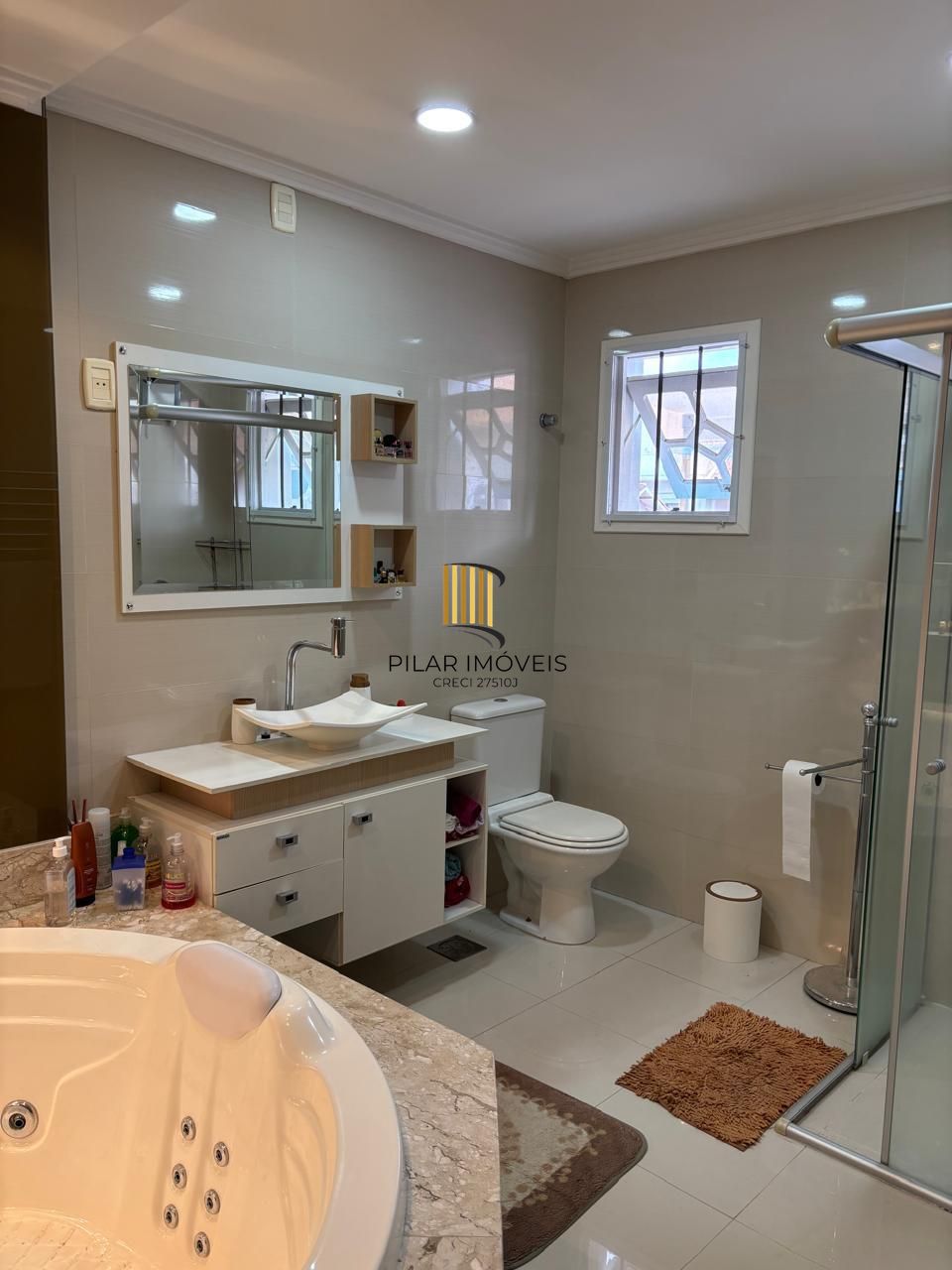 Casa em Condomínio com 3 Dormitórios, Suíte, Sótão e 2 Vagas