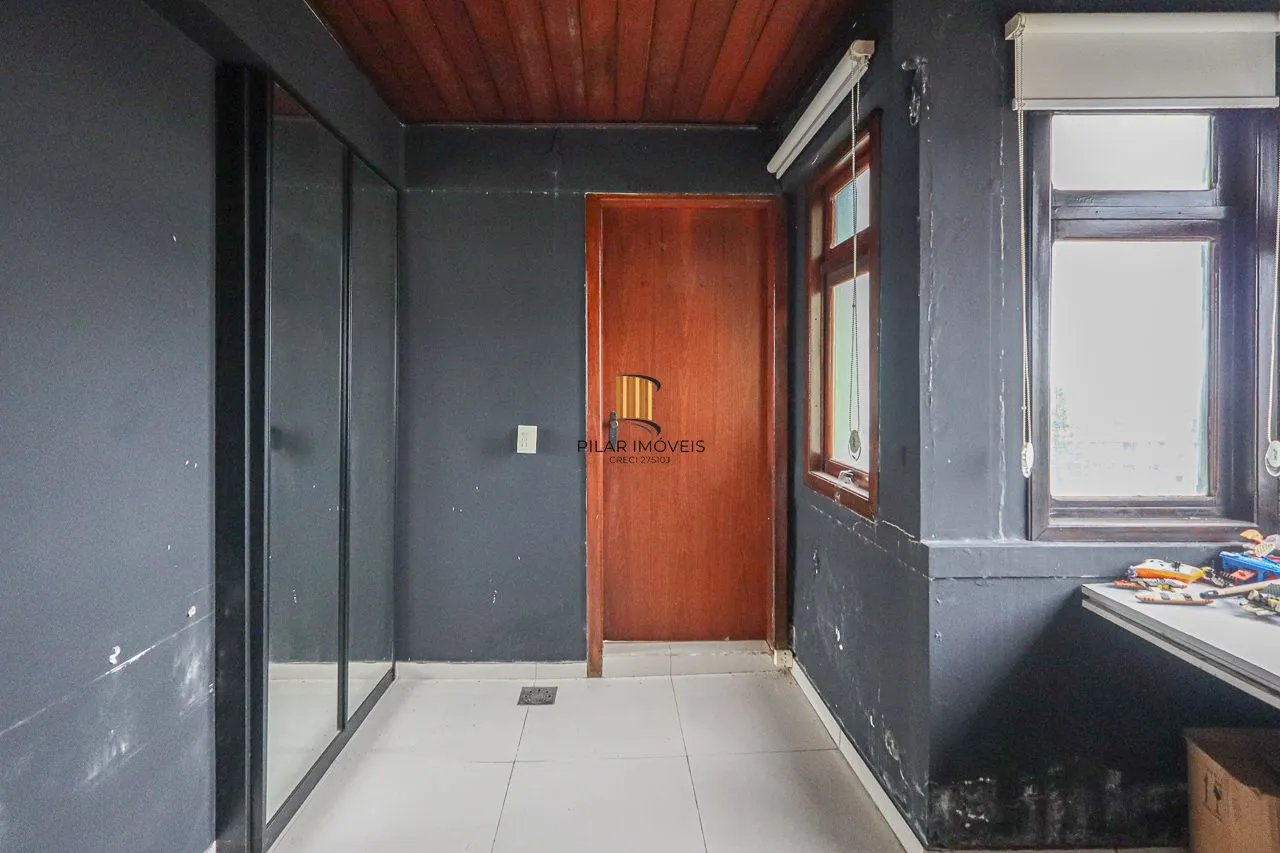 Apartamento cobertura de 03 dormitórios com opção de 05, 03 garagens. Bairro Higienópolis