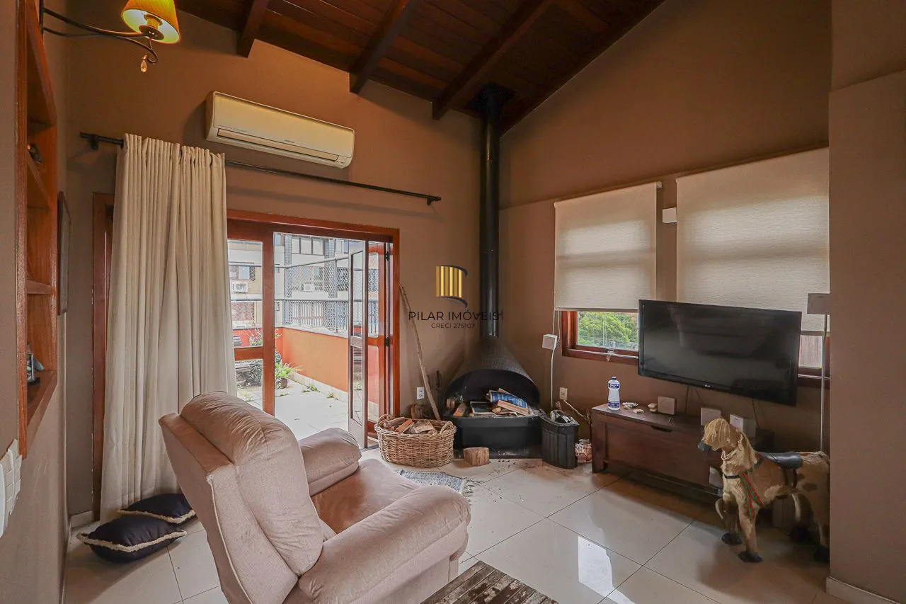 Apartamento cobertura de 03 dormitórios com opção de 05, 03 garagens. Bairro Higienópolis