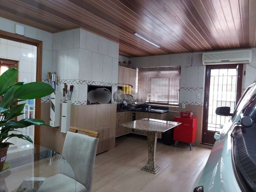 Casa para Venda - 160m², 3 dormitórios, sendo 1 suites, 2 vagas - Santa Maria Goretti