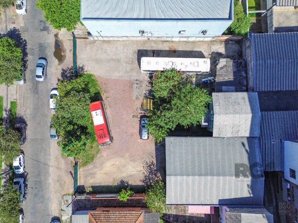 Vendo com exclusividade,  50m da PUC, terreno com 960 m2,   30,00m x 32,00m