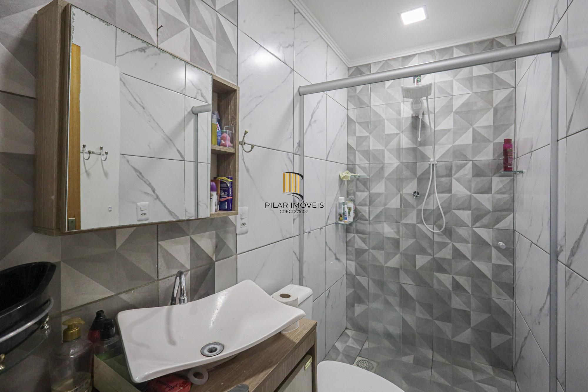 Casa semi mobiliada, 4 dormitórios no Bairro Jardim Sabará