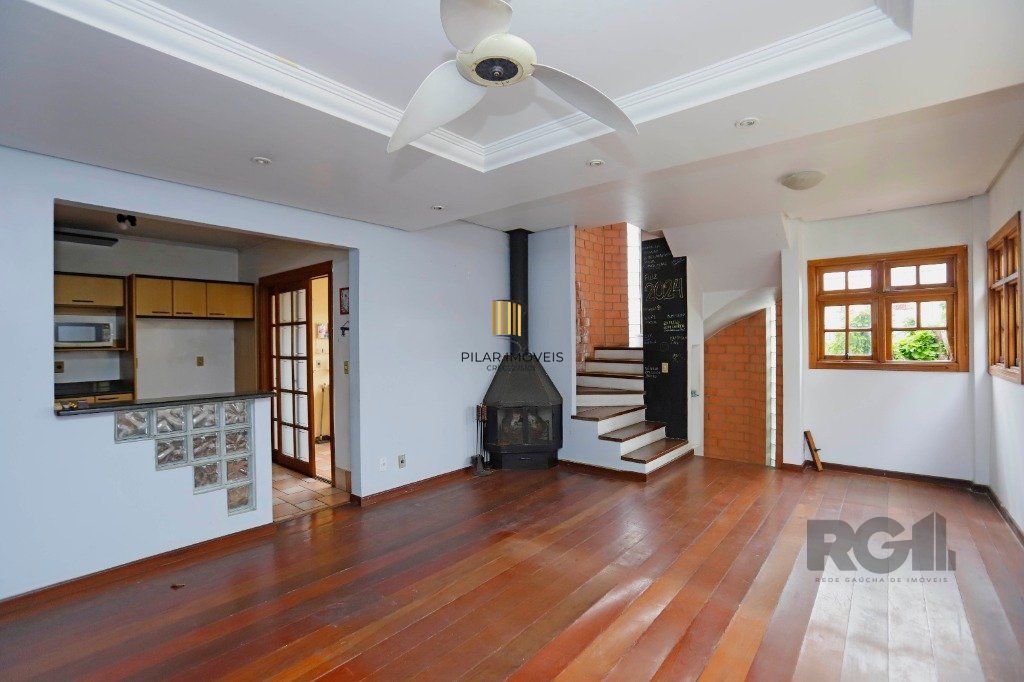 Casa 5 dormitórios no bairro Partenon