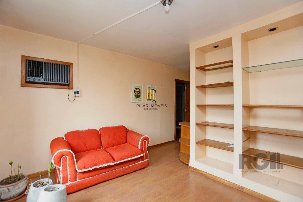 Casa 5 dormitórios no bairro Partenon