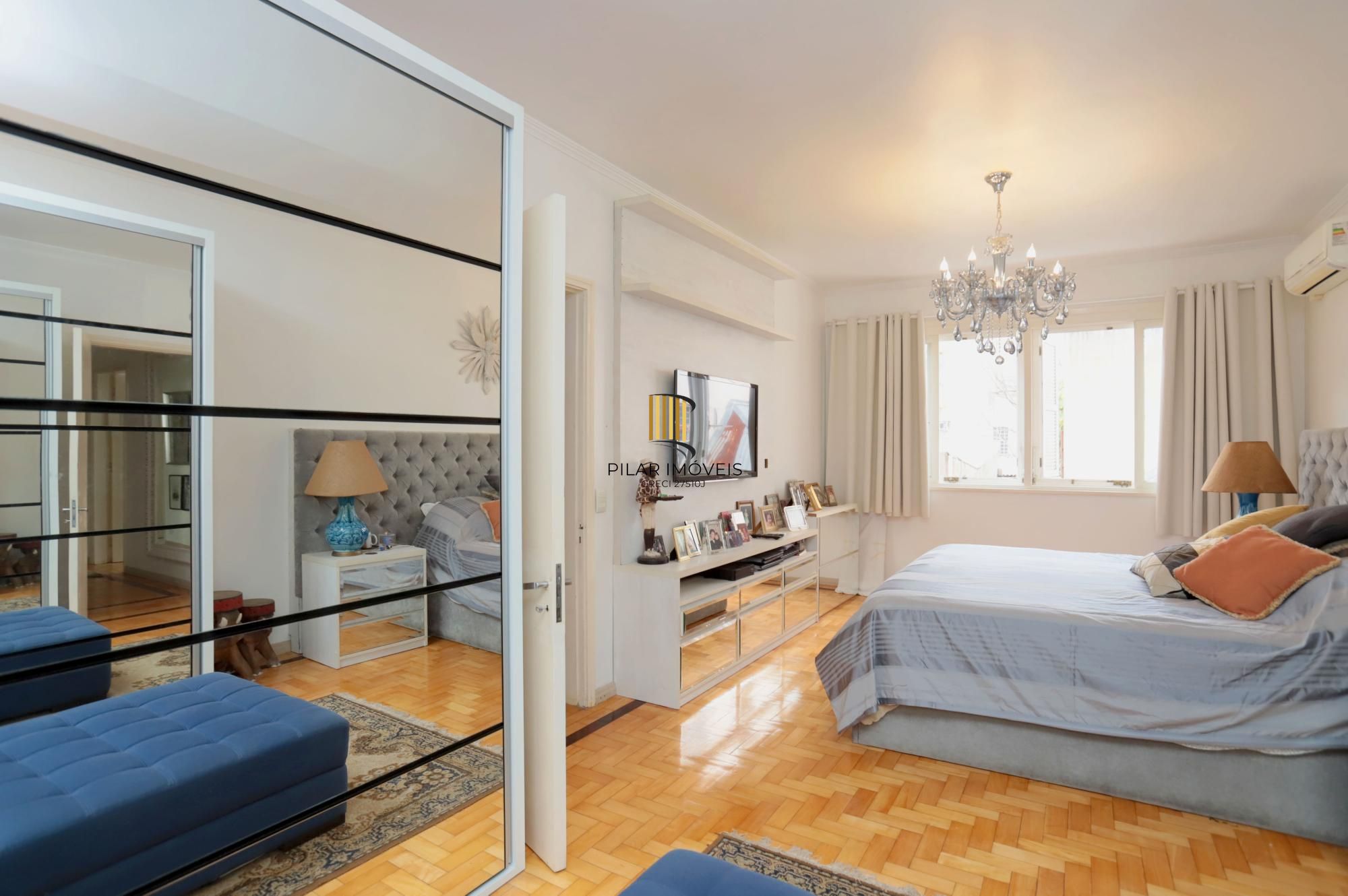 Apartamento 5 dormitórios no bairro Bom Fim