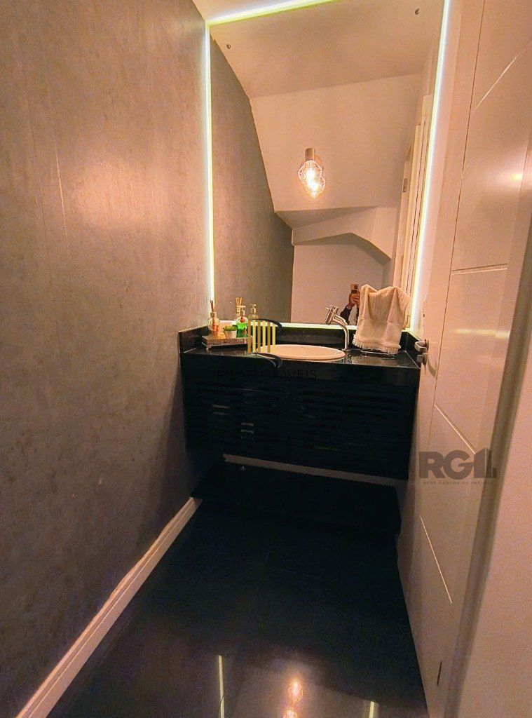 Casa 3 dormitórios no bairro Sarandi
