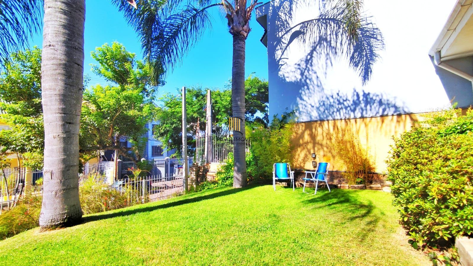 Casa com 4 Quartos e 2 banheiros e  2 Suites à Venda, 153 m² por R$ 990.000