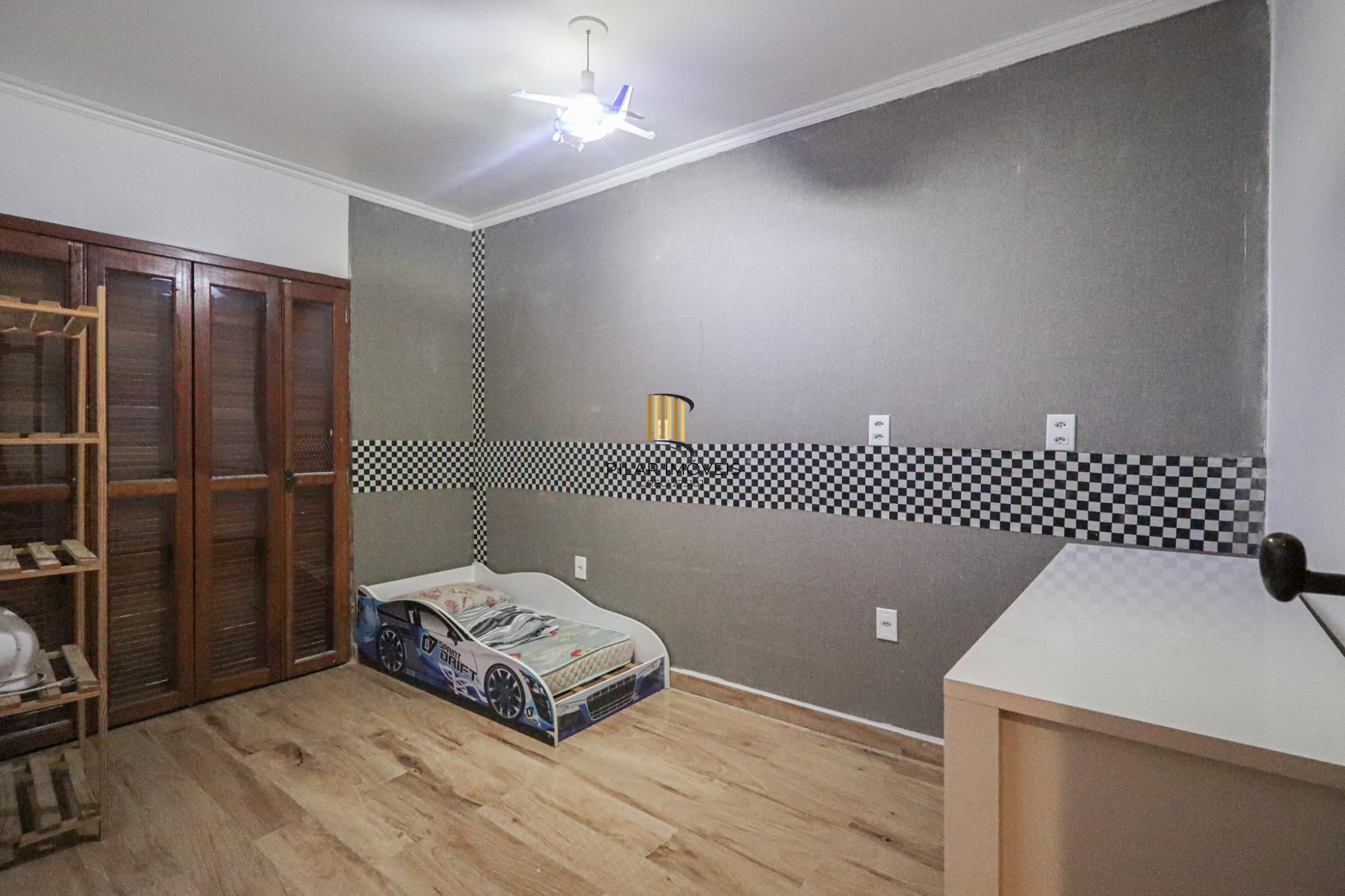 Casa semi mobiliada, 4 dormitórios no Bairro Jardim Sabará