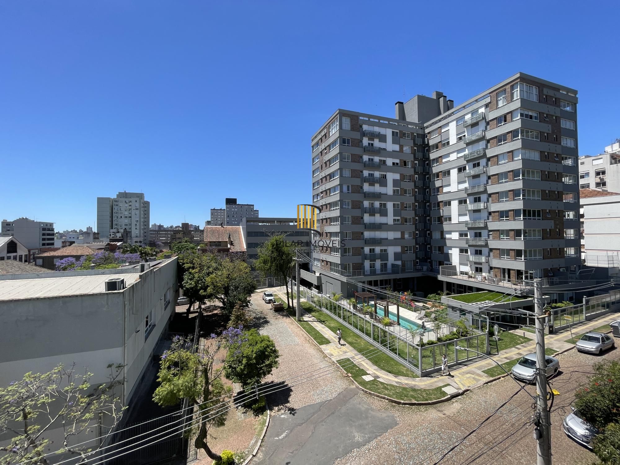 No Moinhos De Vento 02 Dorm. 02 Vagas , Churrasqueira, muito sol e privacidade