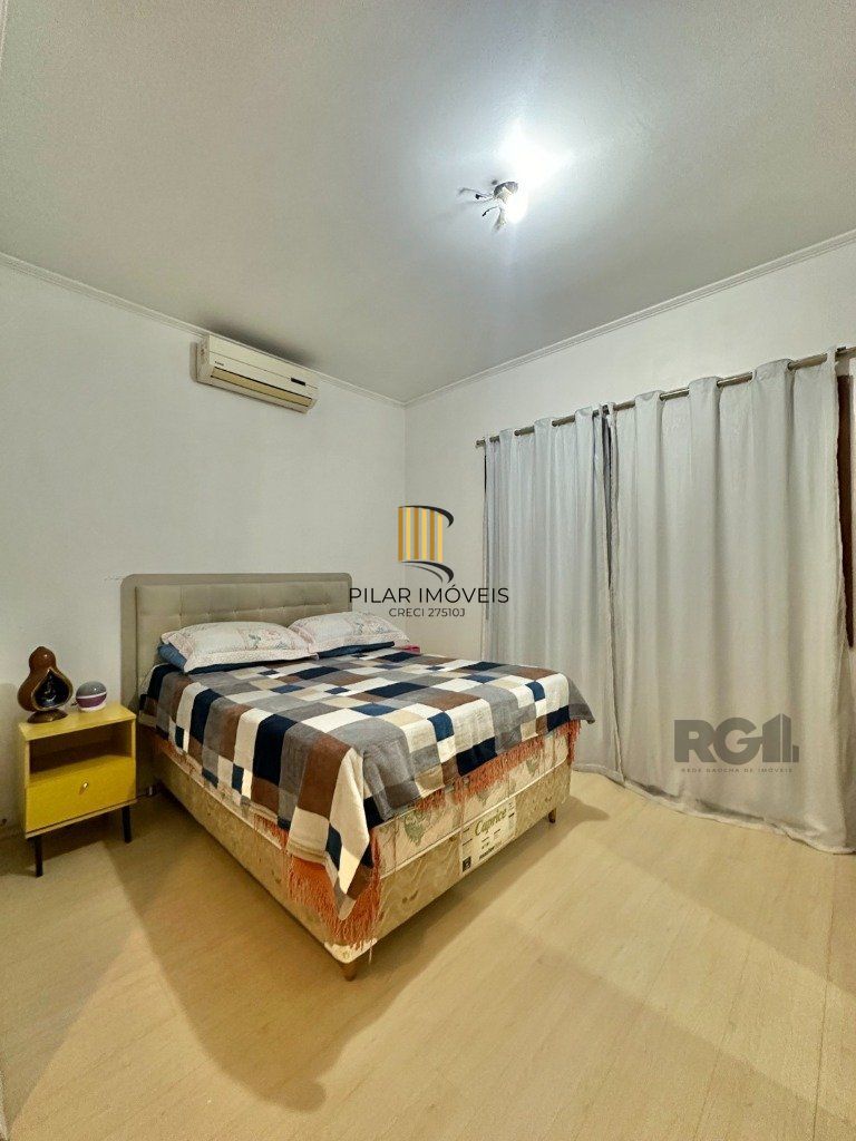 Casa 3 dormitórios no bairro Igara