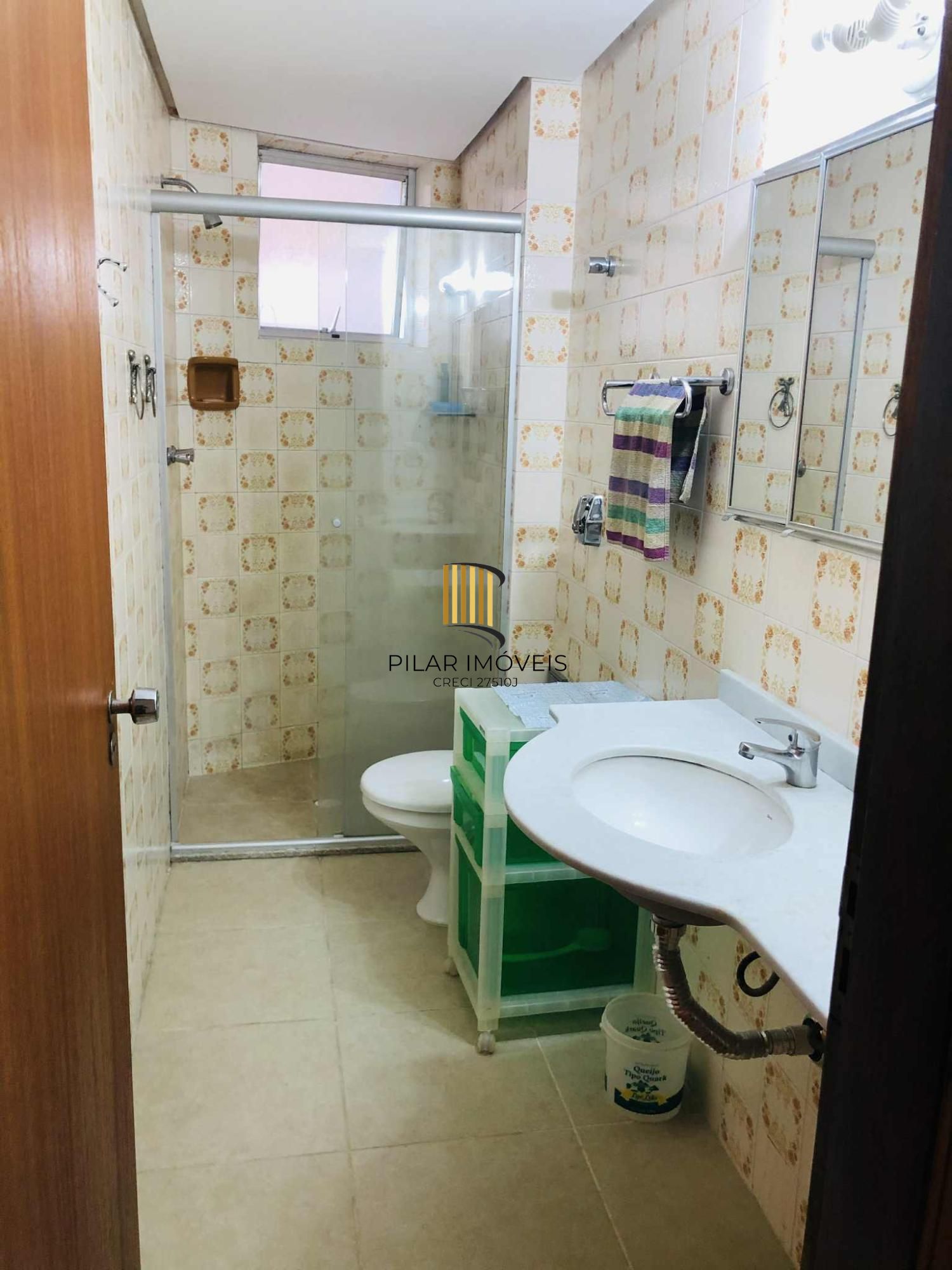 apartamento de 2 dormitórios com garagem no bairro rio branco