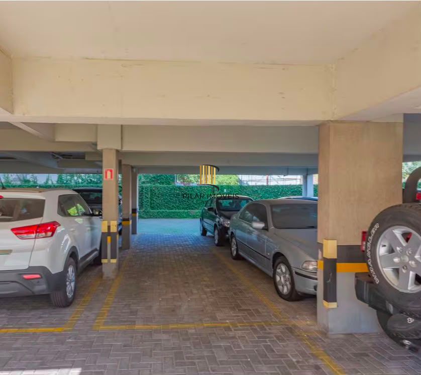 Apartamento semimobiliado no Moinhos de Vento
