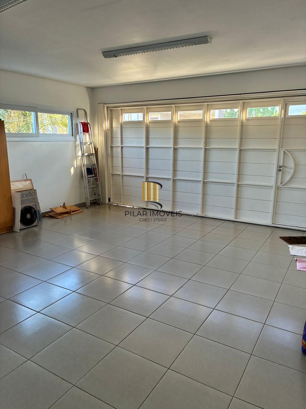 casa 4 dormitórios. 1 suite e demais peças