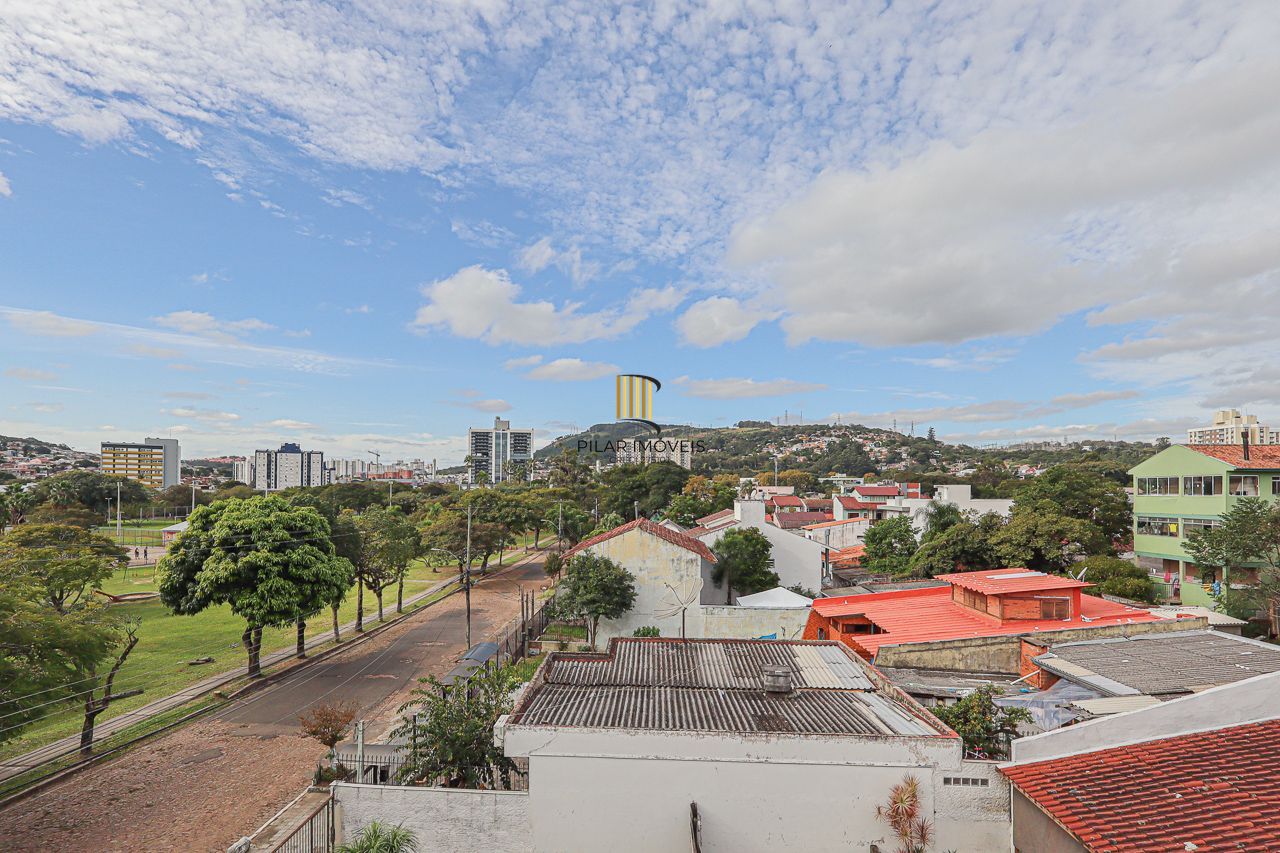 Pavilhao Comercial, Locação / Venda, 596 m², Bairro Partenon, Porto Alegre