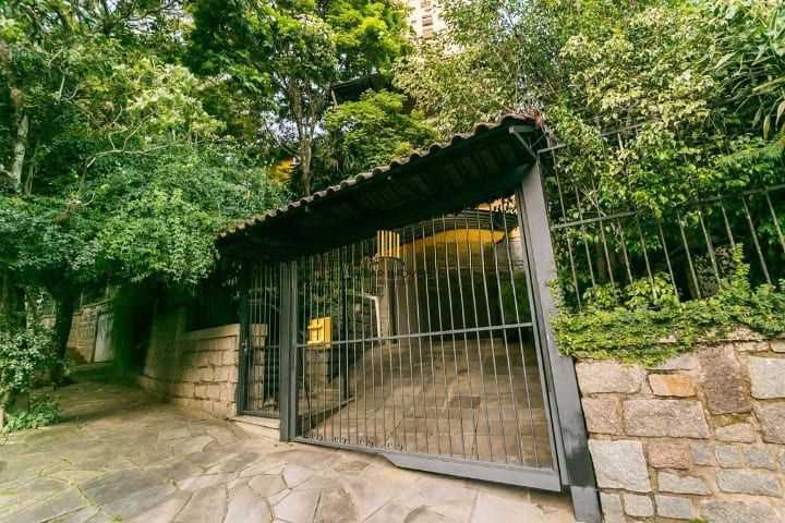 Casa em Petrópolis com terreno de 460 m2