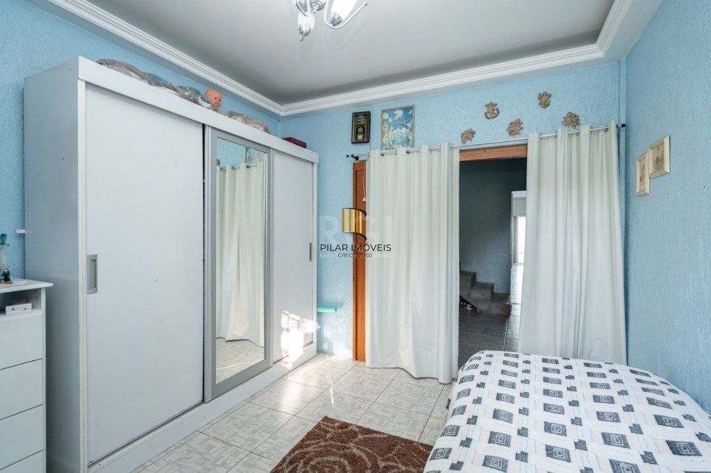 Casa para Venda - 259m², 4 dormitórios, sendo 1 suites, 4 vagas - Coronel Aparício Borges