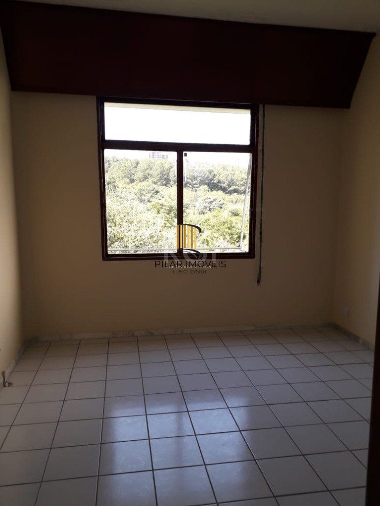 Casa para Venda - 385m², 5 dormitórios, sendo 1 suites, 4 vagas - Petrópolis
