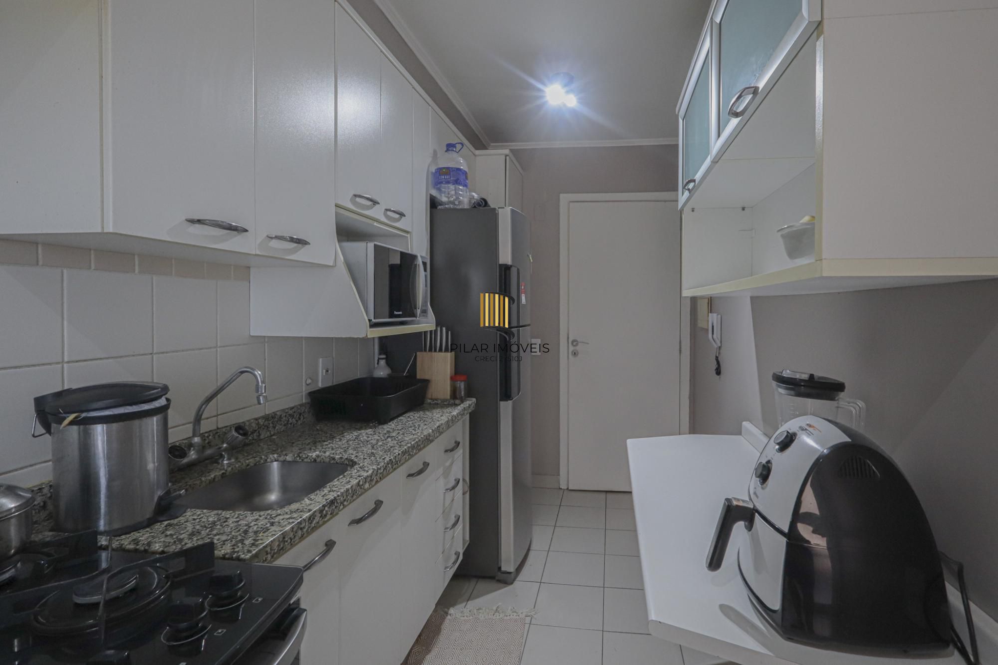 Apartamento 03 quartos com suite e garagem para 02 carros.