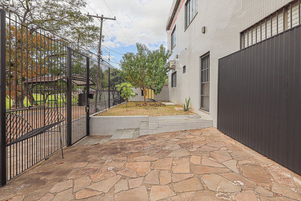 Pavilhao Comercial, Locação / Venda, 596 m², Bairro Partenon, Porto Alegre