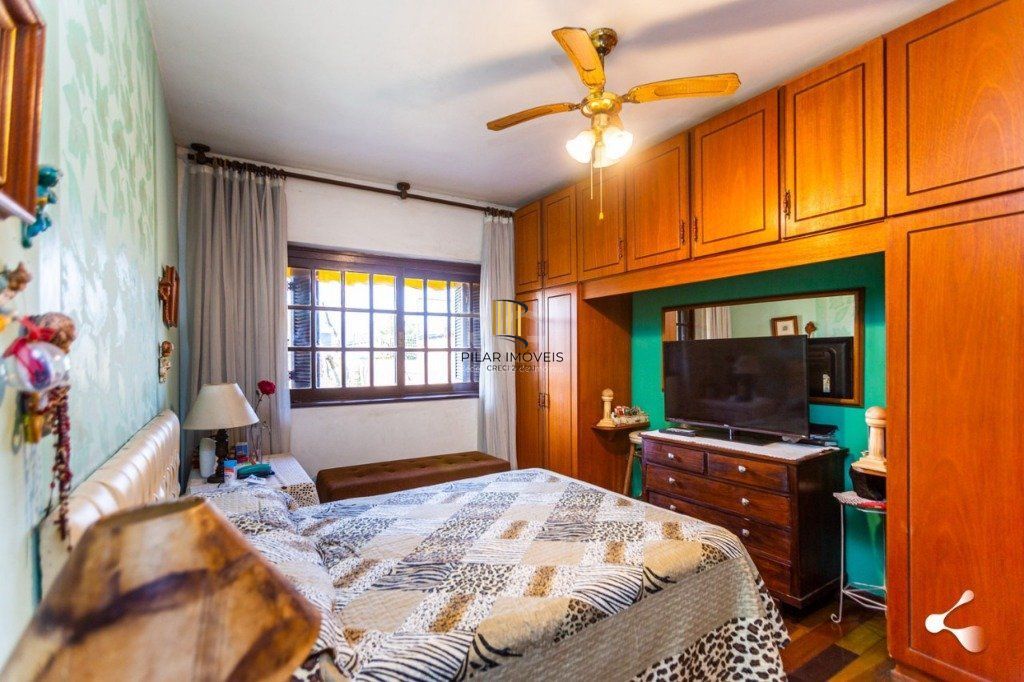 Casa para Venda - 231.27m², 3 dormitórios, sendo 1 suites, 3 vagas - Cristal