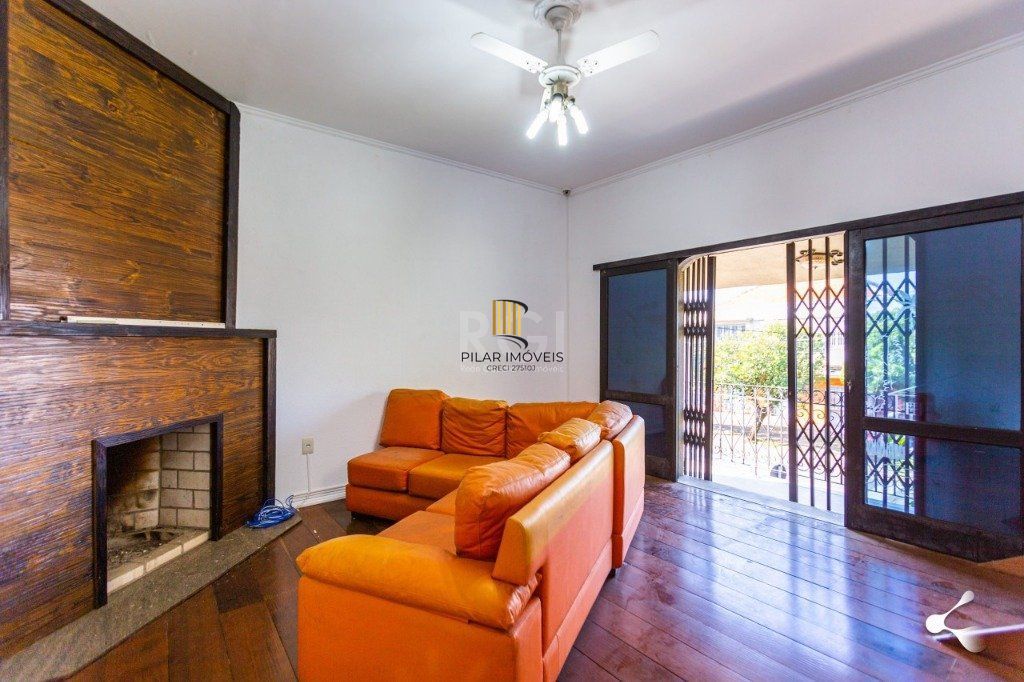 Casa para Venda - 500m², 3 dormitórios, sendo 3 suites, 4 vagas - Vila Ipiranga