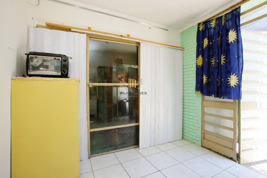 Casa para Venda - 350m², 3 dormitórios, 3 vagas - Passo da Areia