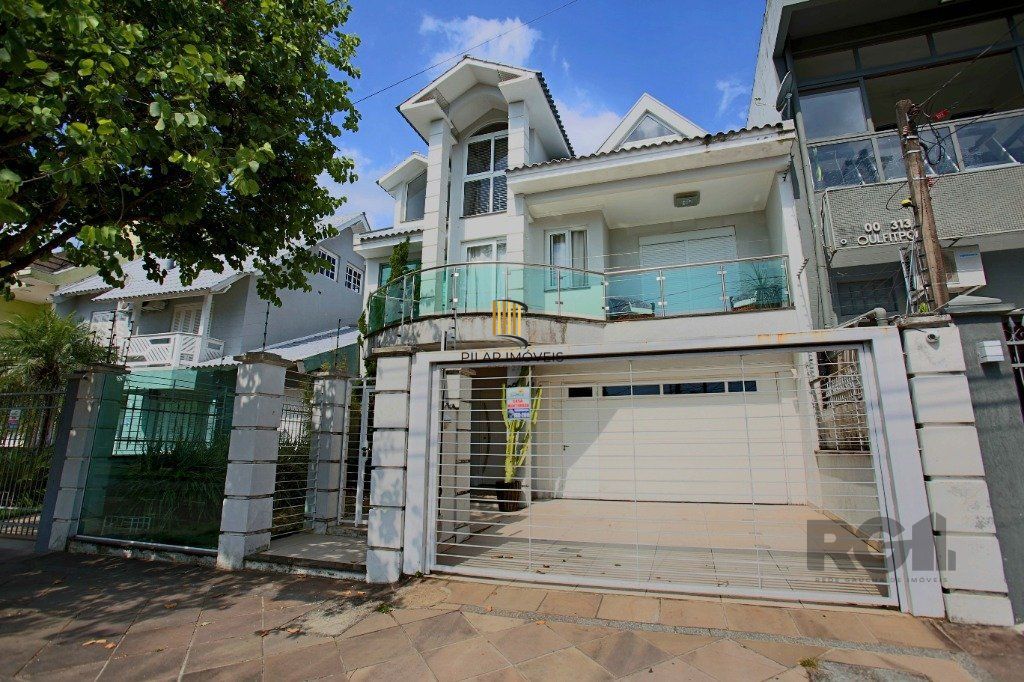 Casa 3 dormitórios no bairro Sarandi