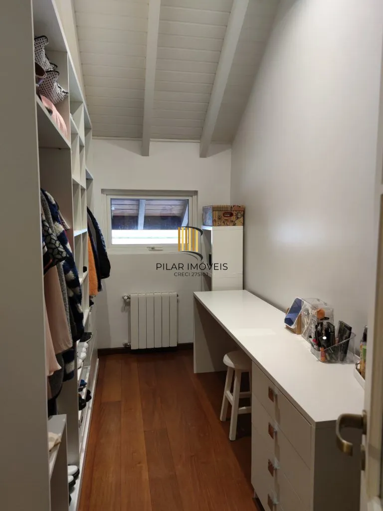 Casa 5 dormitórios no bairro Planalto