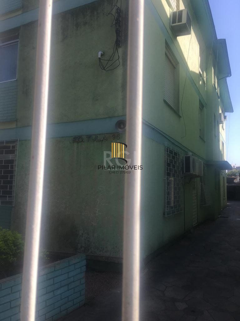 Apartamento com 01 dormitório, 01 estacionamento rotativo.