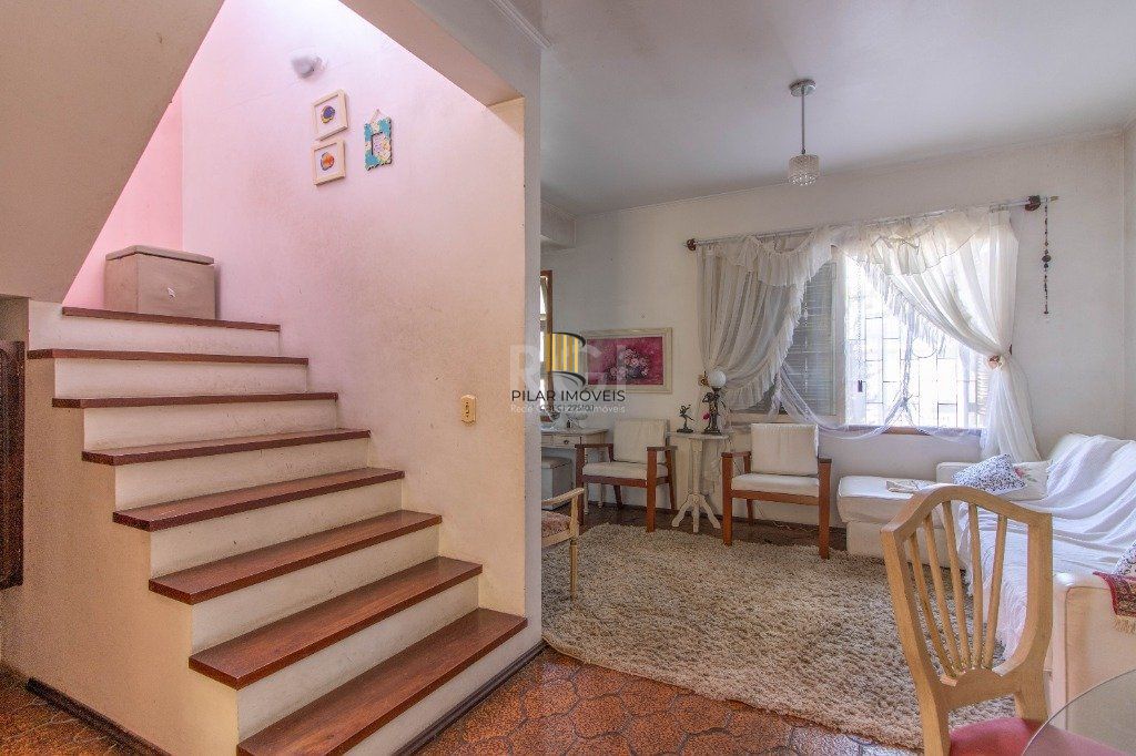 Sobrado para Venda - 139.18m², 3 dormitórios, sendo 1 suites, 4 vagas - Cristo Redentor
