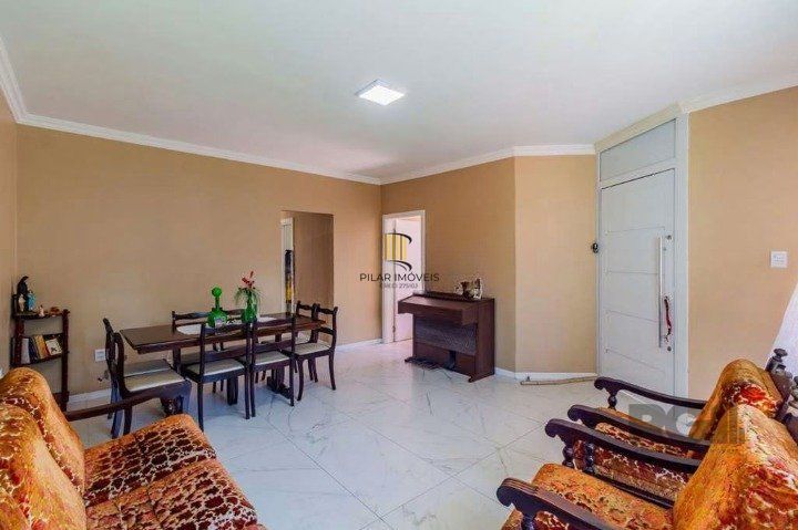 Vendo casa no Bairro Cristo Redentor em Porto Alegre.