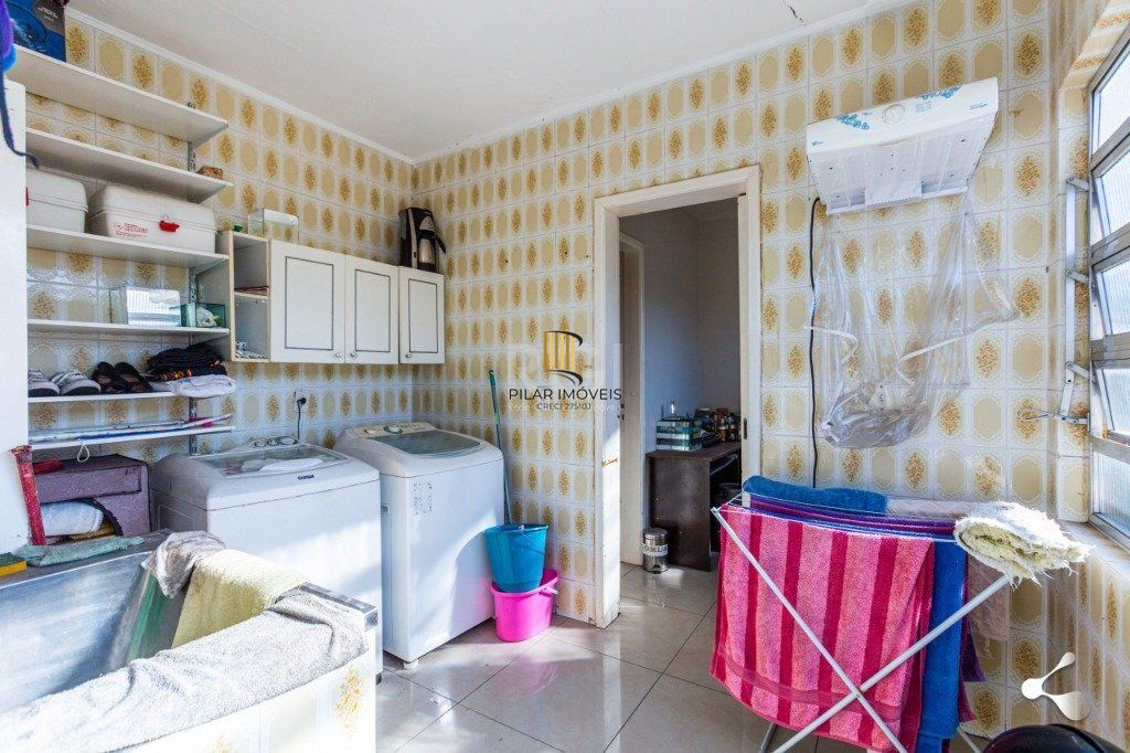 Casa para Venda - 500m², 3 dormitórios, sendo 3 suites, 4 vagas - Vila Ipiranga