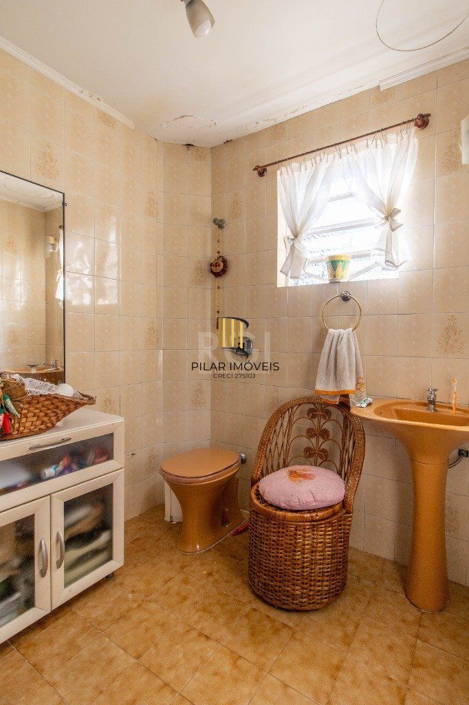 Sobrado para Venda - 139.18m², 3 dormitórios, sendo 1 suites, 4 vagas - Cristo Redentor