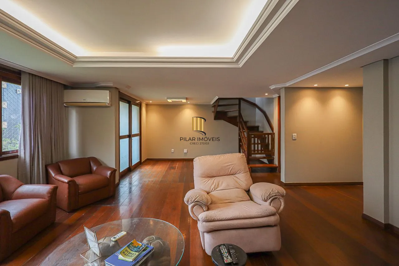 Apartamento cobertura de 03 dormitórios com opção de 05, 03 garagens. Bairro Higienópolis