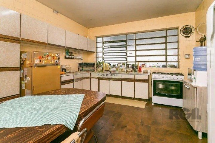 Casa Residencial ou comercial com 4 dormitórios, 2 banheiros