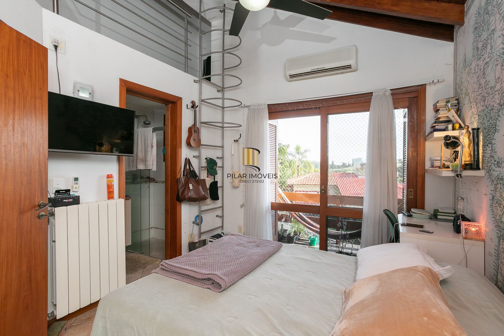 Casa mobiliada em condomínio